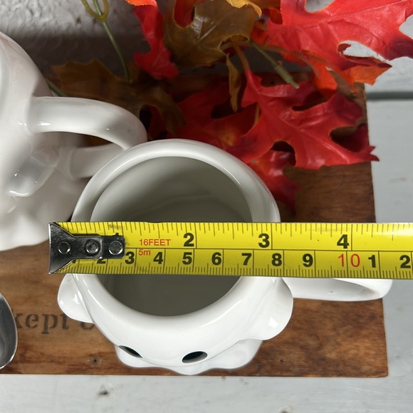 Ghost Mugs Threshold Grinning Ghost 10oz Mugs Set of 2 NWT Halloween Drink Cup - Picture 5 of 13